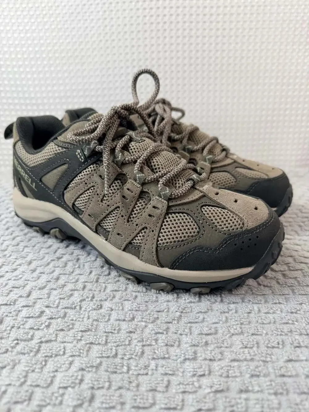 Merrell accentor low